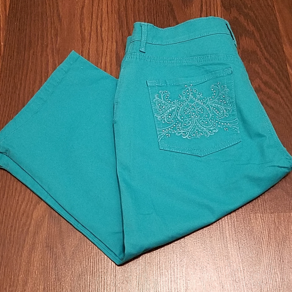Gloria Vanderbuilt - Capri Pants